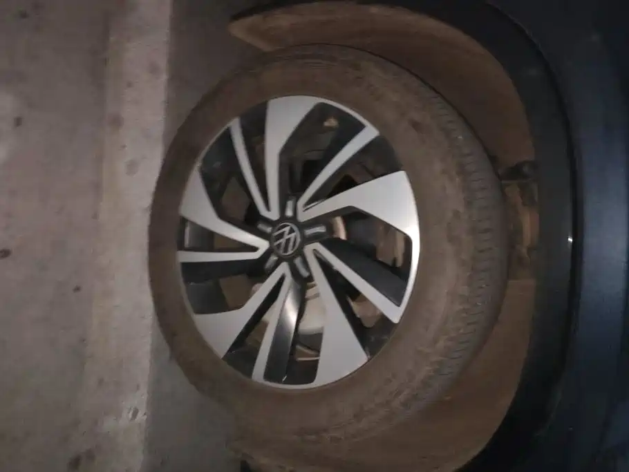 Volkswagen X — миниатюра 6