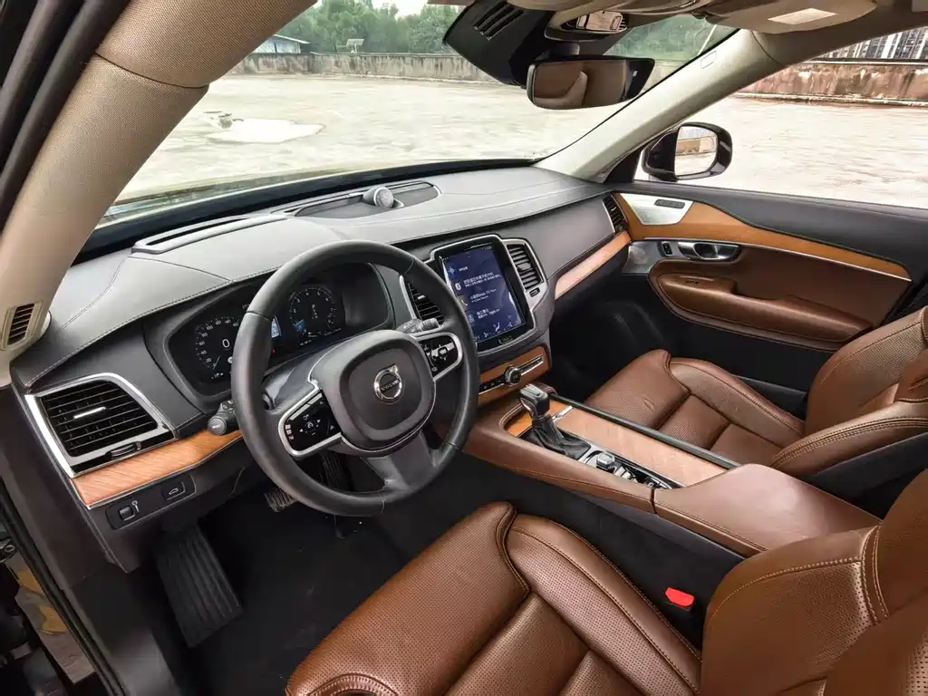 Volvo XC90 — миниатюра 13