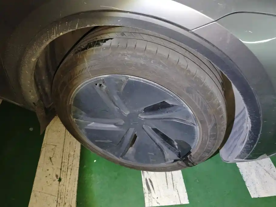 Tesla Model Y — миниатюра 6