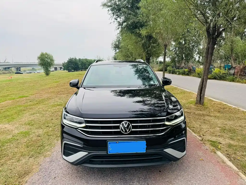 Volkswagen Tiguan L — миниатюра 2