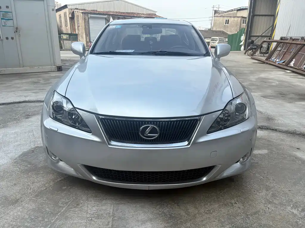 Lexus IS — миниатюра 2