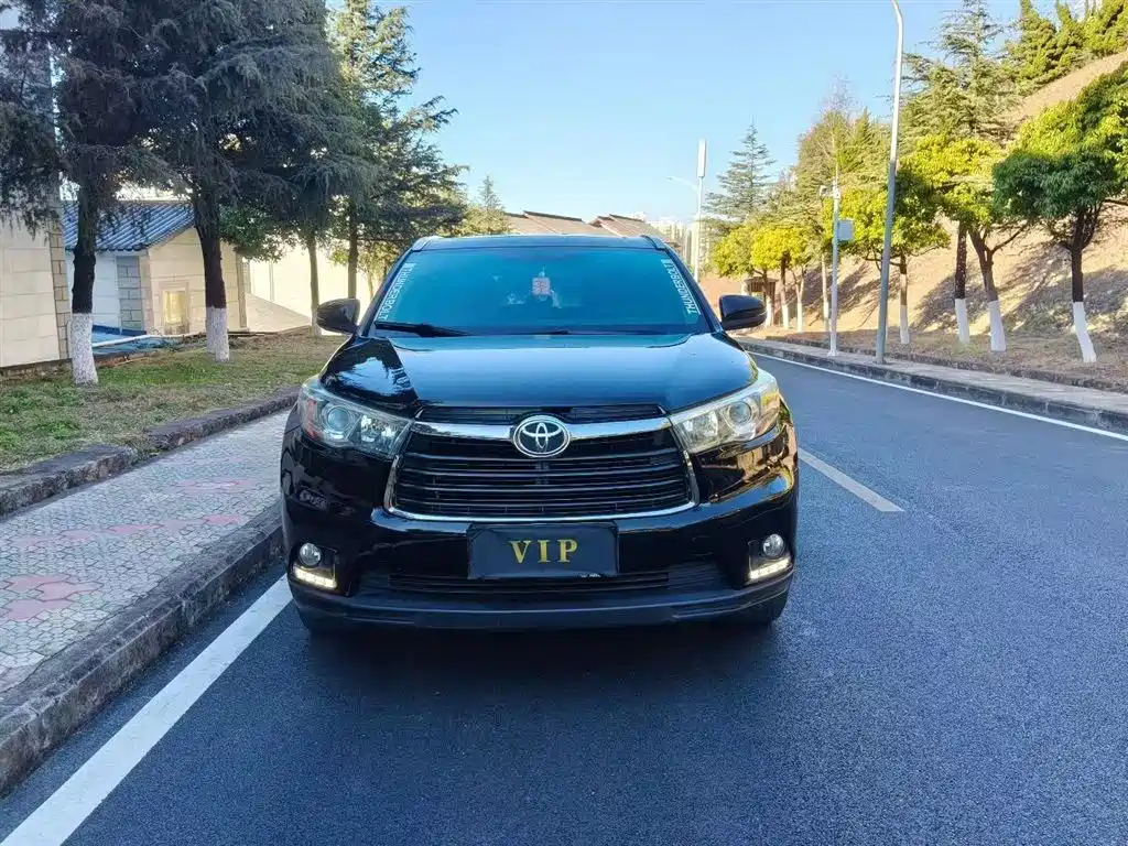 Toyota Highlander 2017 2.0T Luxury 7 мест