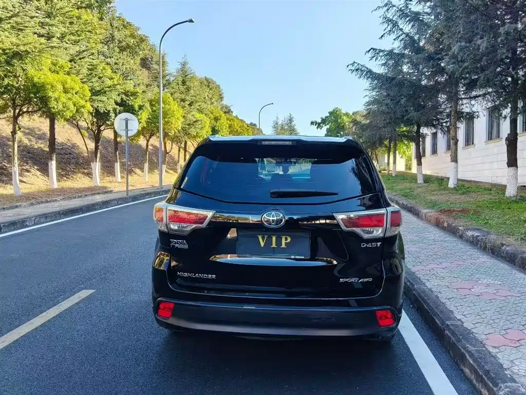 Toyota Highlander 2017 2.0T Luxury 7 мест