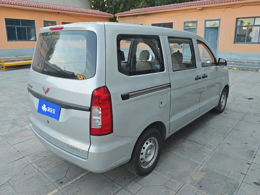 Wuling Hongguang V — миниатюра 3