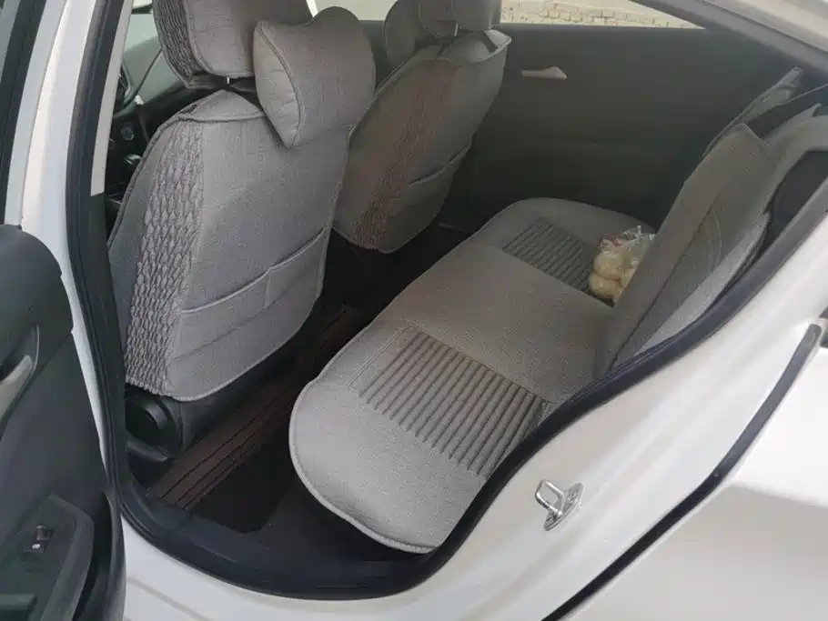 Chevrolet Cavalier — миниатюра 11