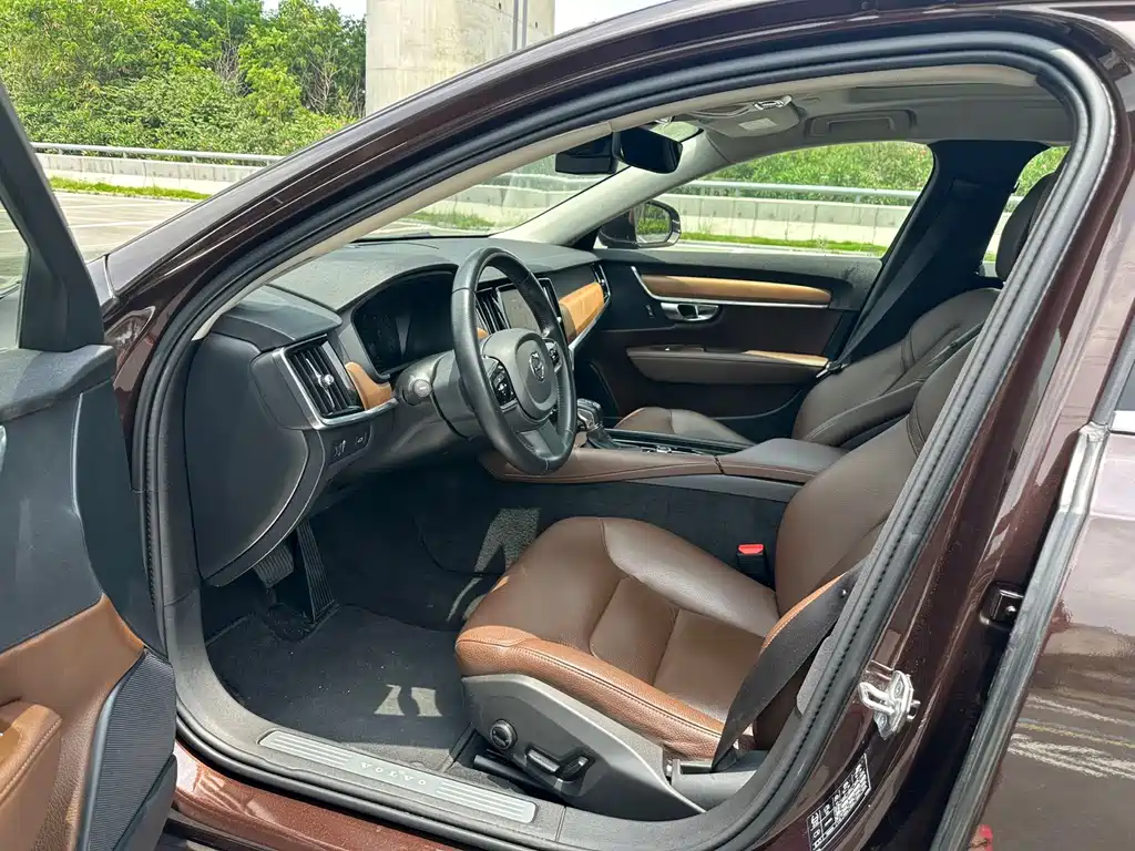 Volvo S90 — миниатюра 7