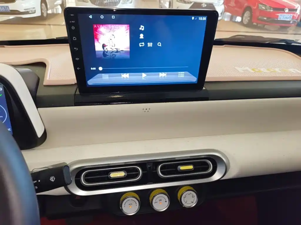 Wuling MINIEV — миниатюра 13