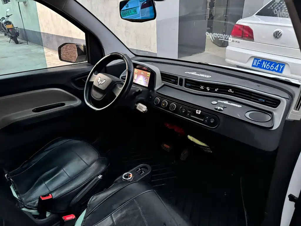 Wuling MINIEV — миниатюра 9