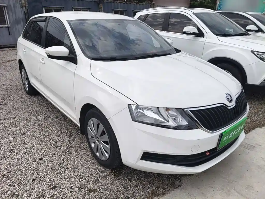 Skoda Rapid Spaceback — миниатюра 4