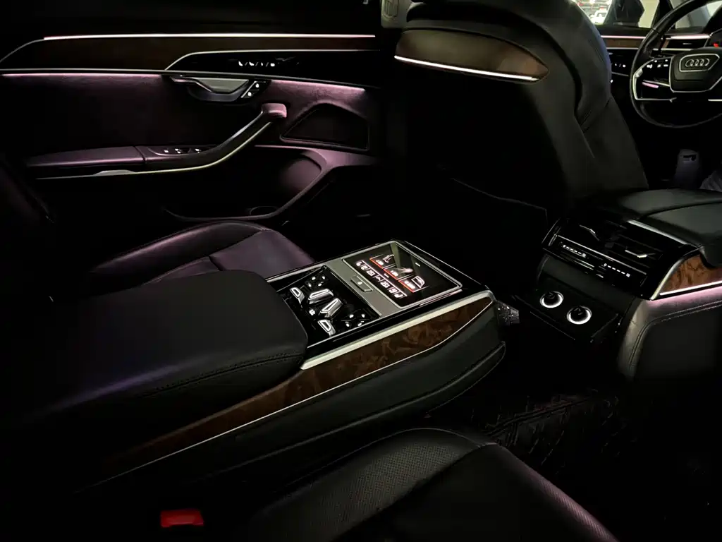 Audi A8 — миниатюра 13