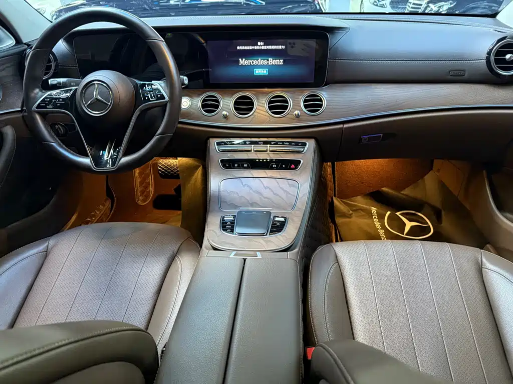 Mercedes-Benz E-Class — миниатюра 16