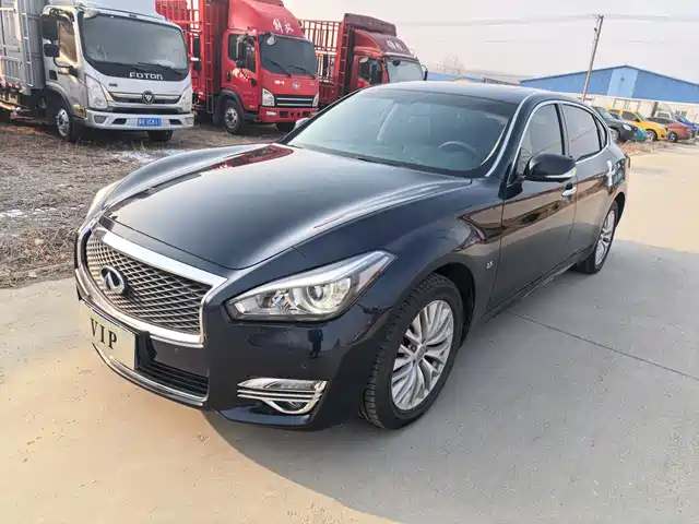 infiniti q70