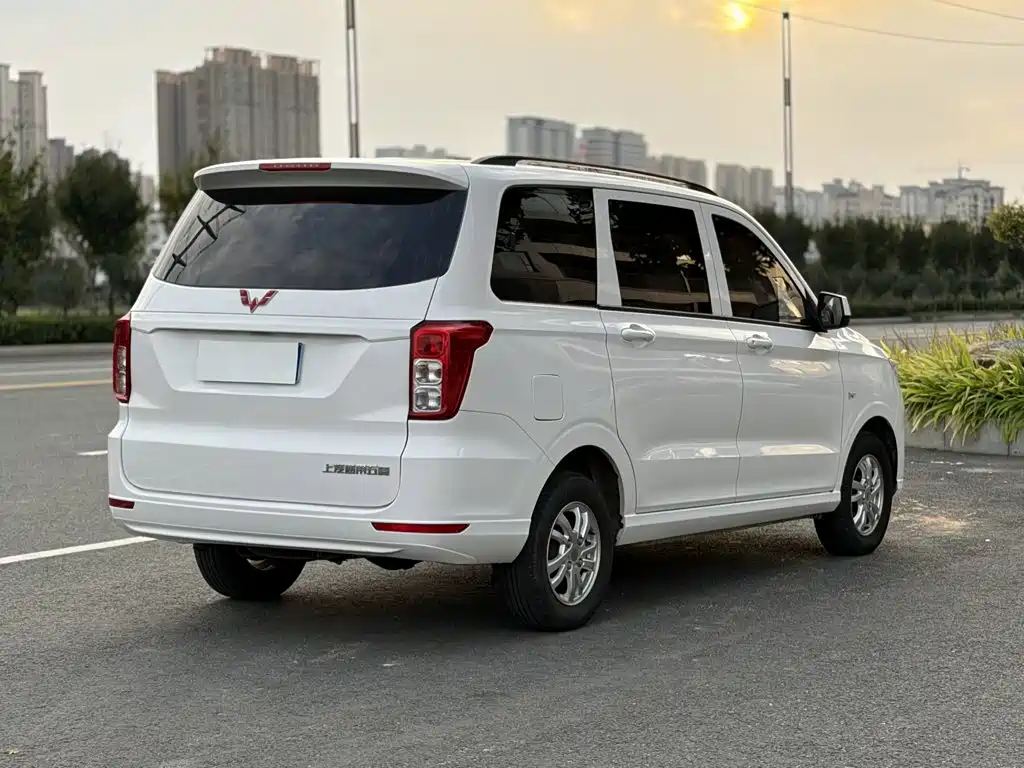 Wuling Hongguang — миниатюра 8