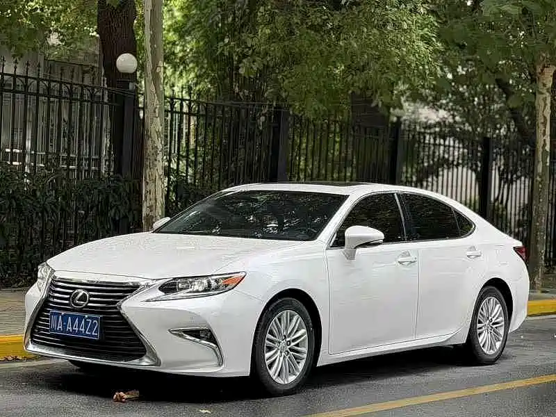 Lexus ES — миниатюра 10