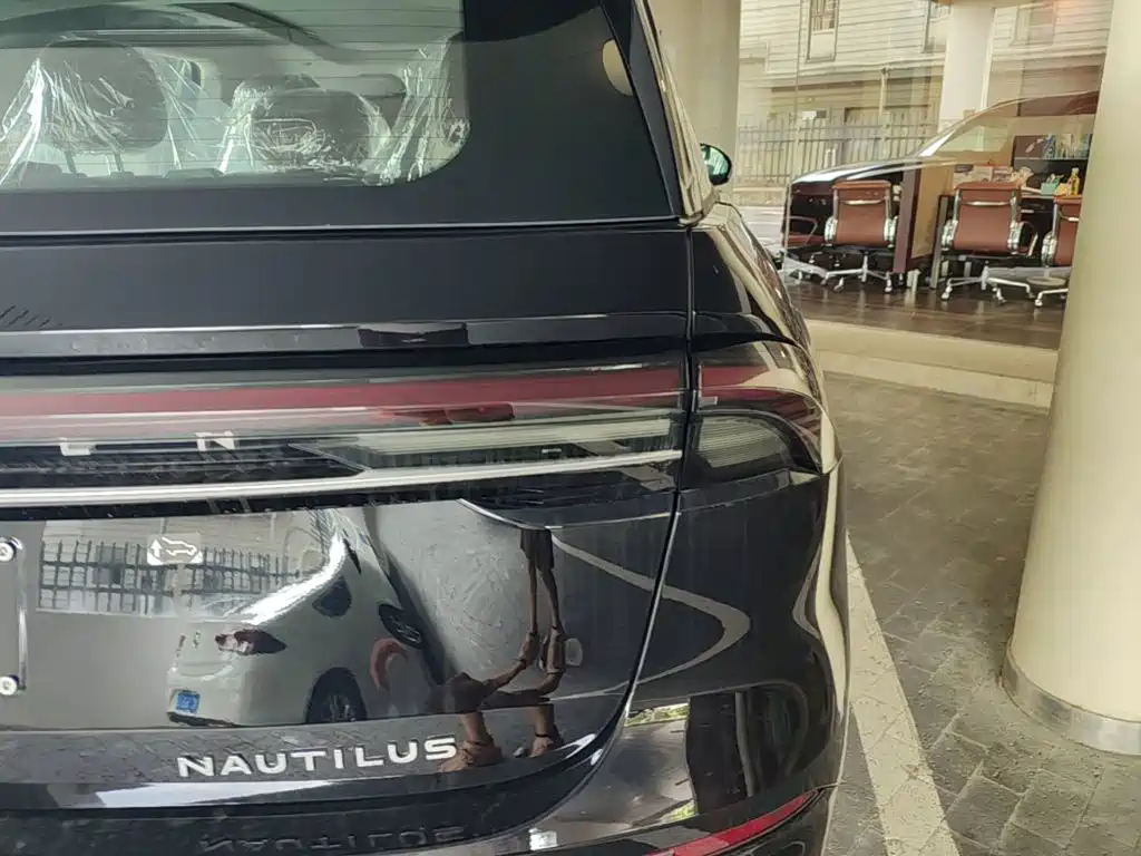 Lincoln Nautilus — миниатюра 8