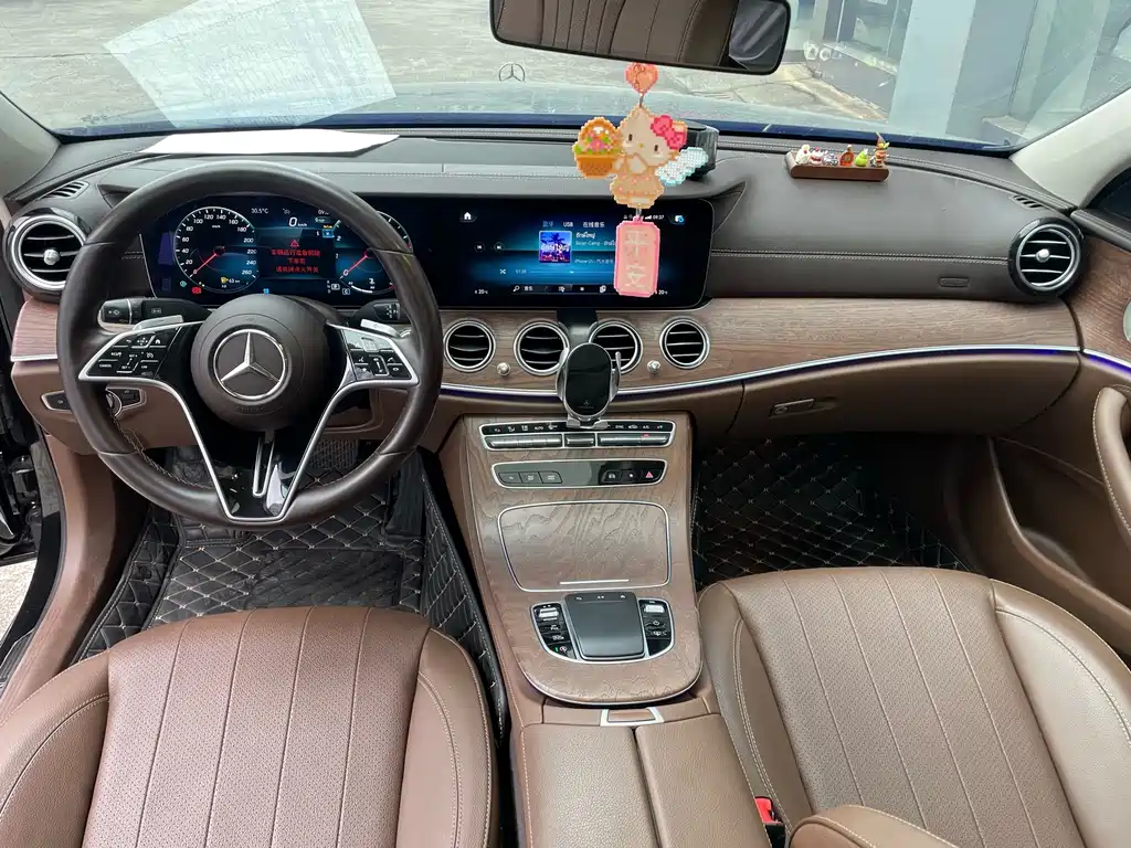 Mercedes-Benz E-Class — миниатюра 8