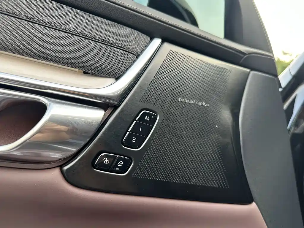 Volvo S90 — миниатюра 23