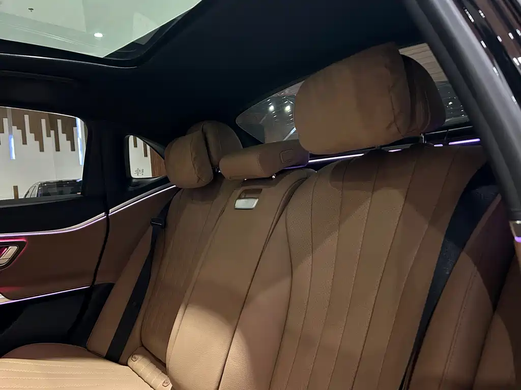 Mercedes-Benz E-Class — миниатюра 20