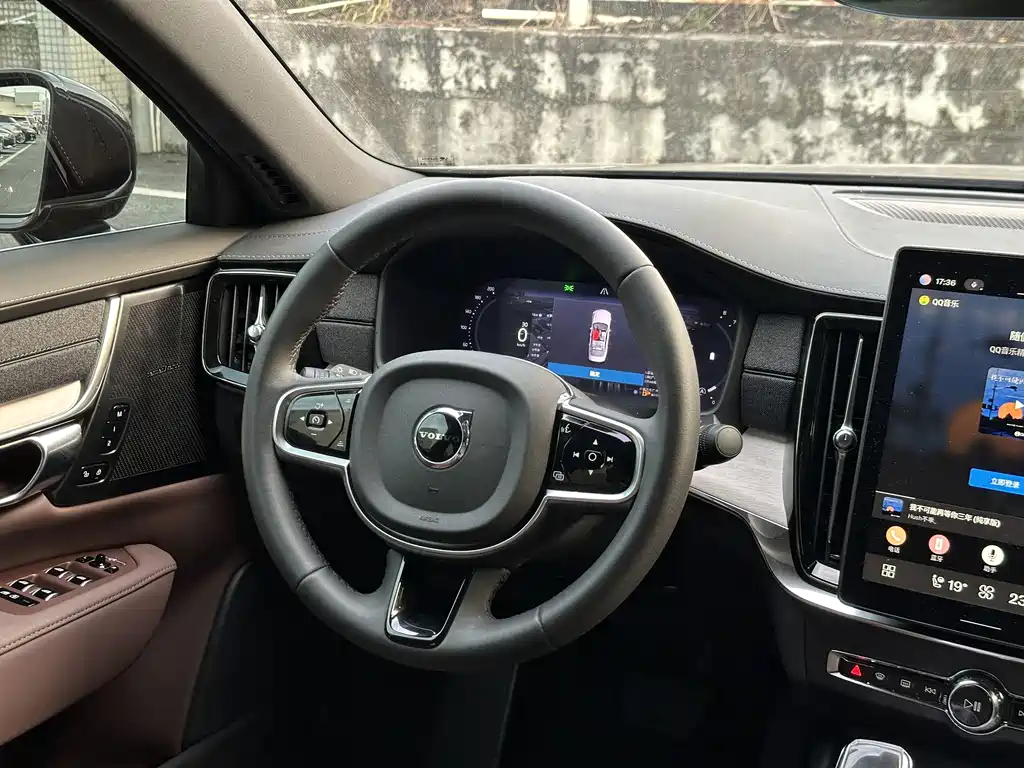 Volvo S90 — миниатюра 13