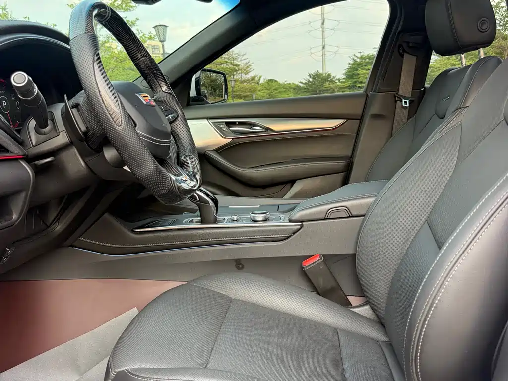 Cadillac CT5 — миниатюра 8