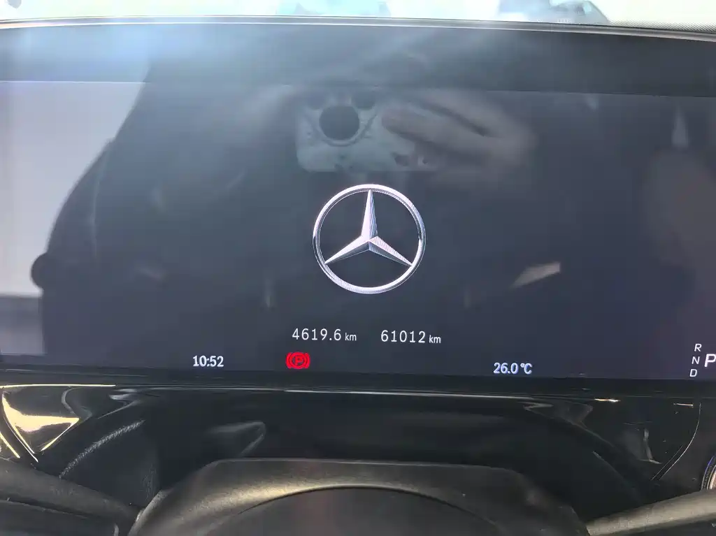 Mercedes-Benz E-Class — миниатюра 8