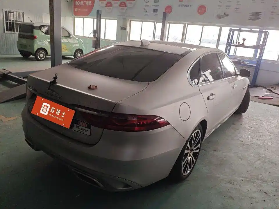 Jaguar XFL — миниатюра 9