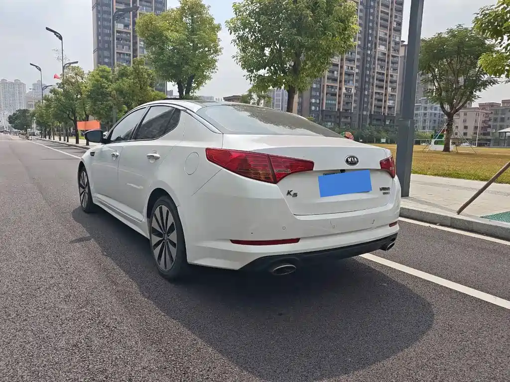 Kia K5 — миниатюра 7