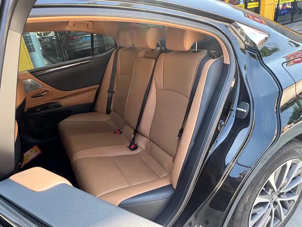 Lexus ES — миниатюра 6