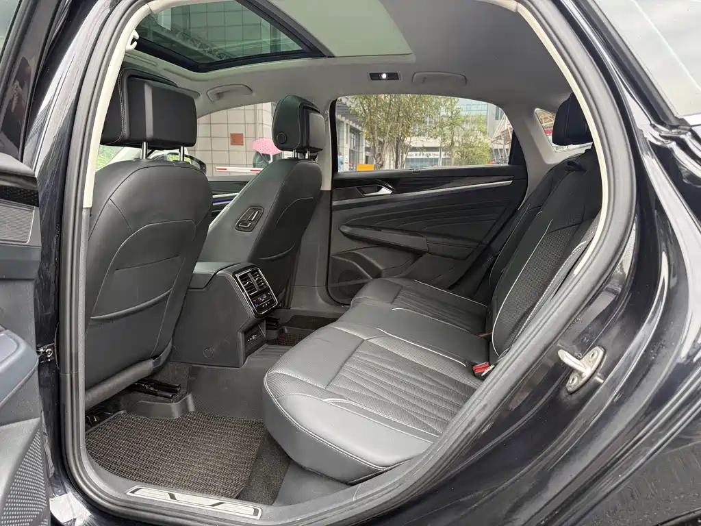 Volkswagen Passat — миниатюра 10