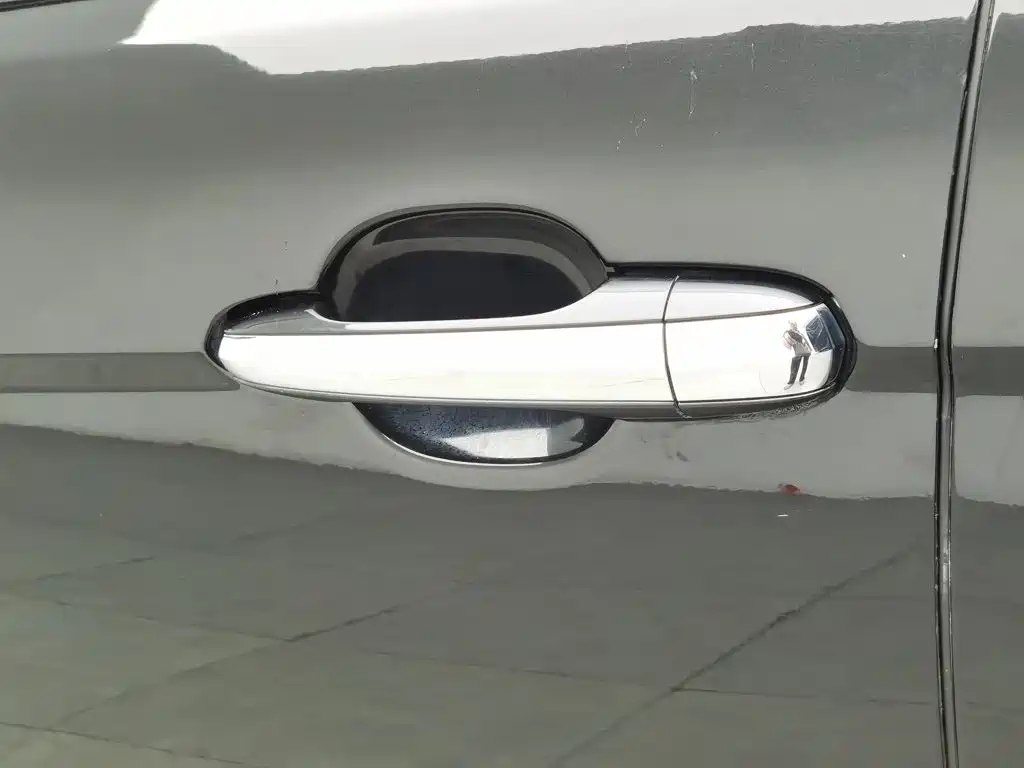 Hongqi Hongqi H7 — миниатюра 12