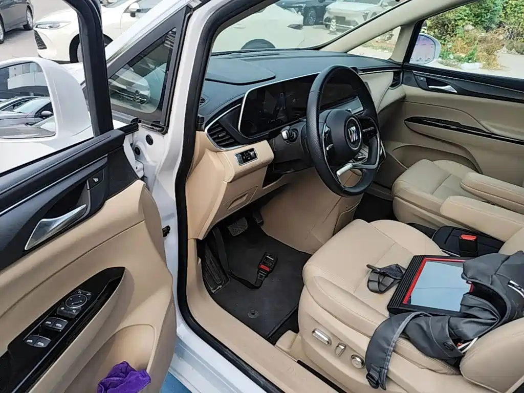 Buick GL8 Hybrid — миниатюра 16