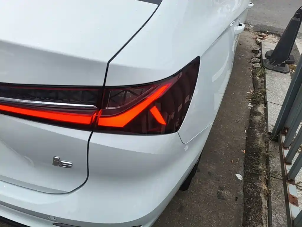 Roewe i5 — миниатюра 8