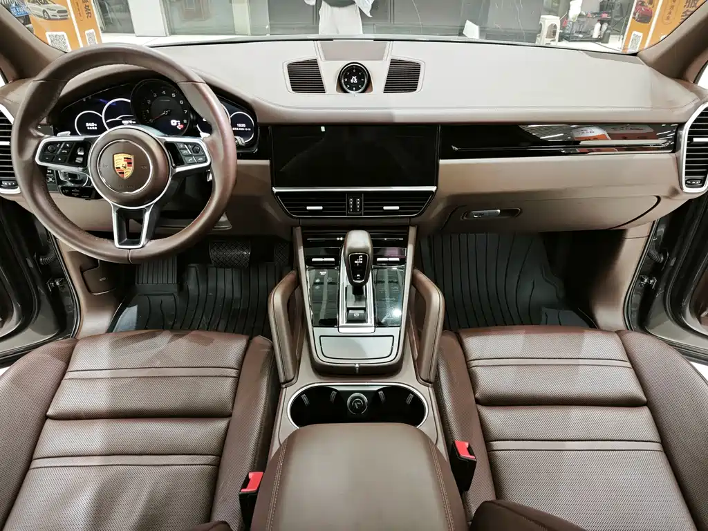 Porsche Cayenne — миниатюра 11
