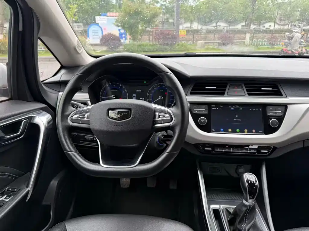 Geely Vision X3 — миниатюра 11
