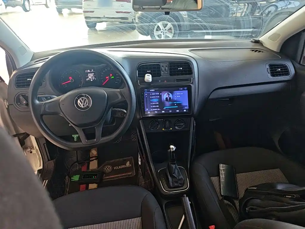 Volkswagen Polo — миниатюра 10