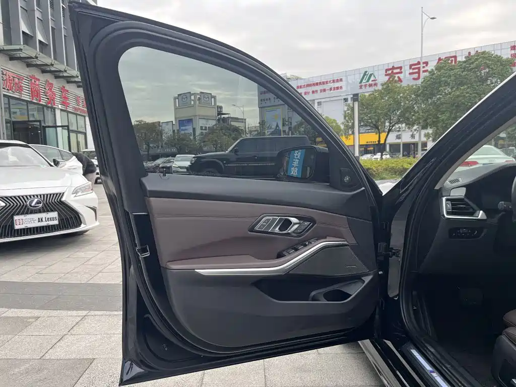 BMW 3 Series — миниатюра 18