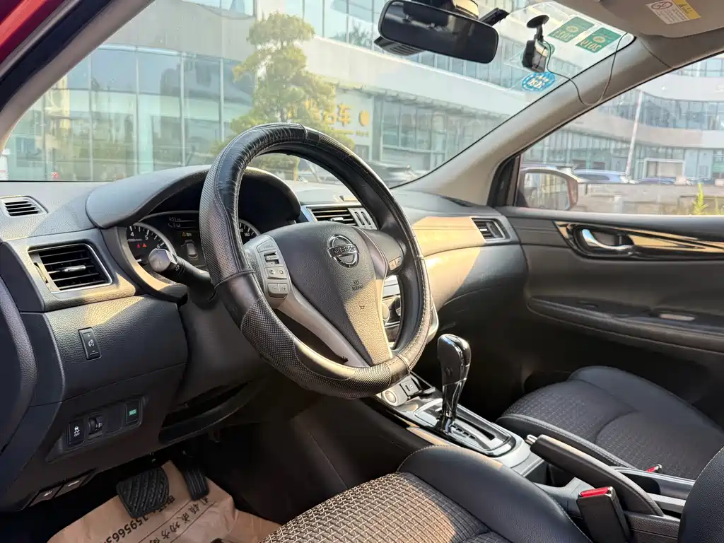 Nissan Tiida — миниатюра 9