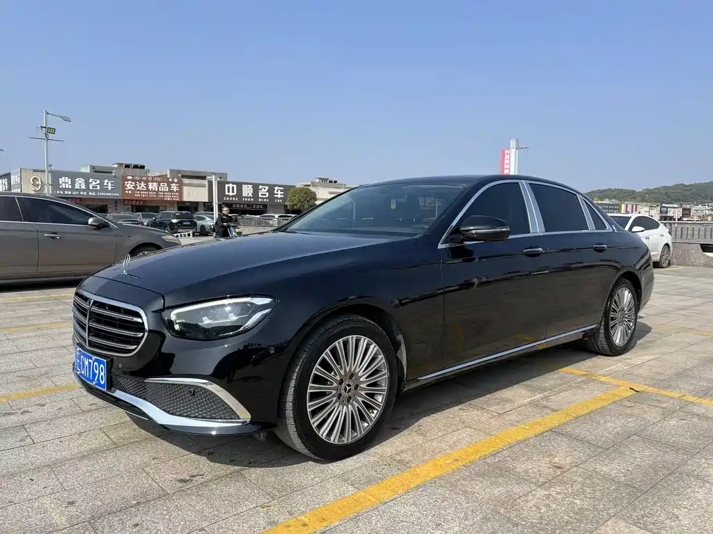 Mercedes-Benz E-Class 2022