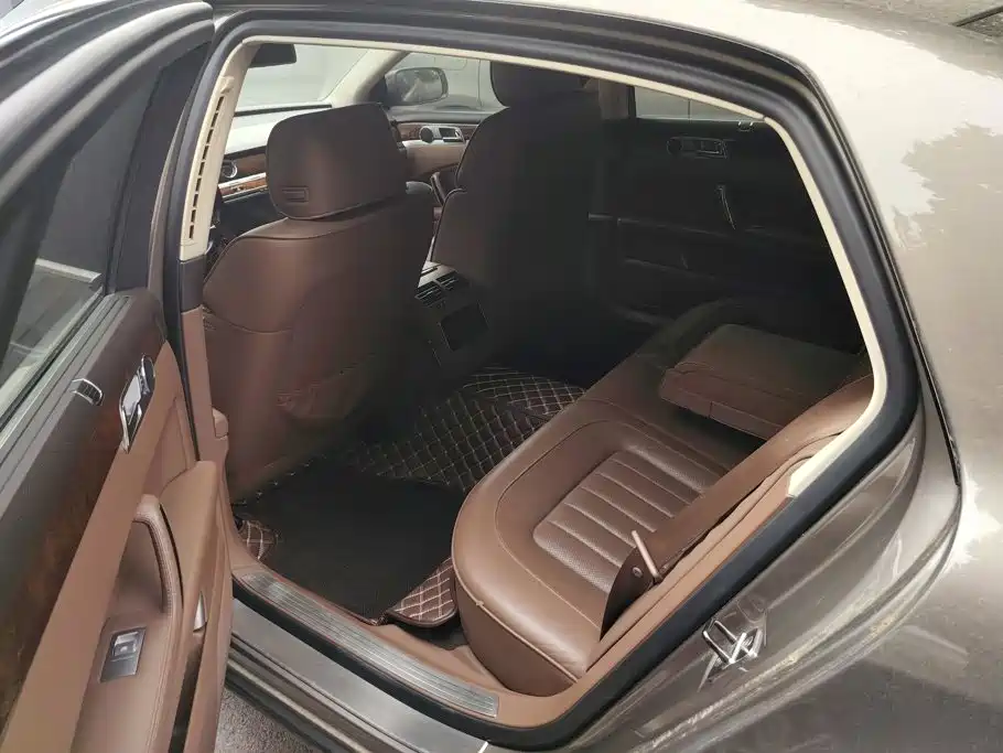 Volkswagen Phaeton — миниатюра 11
