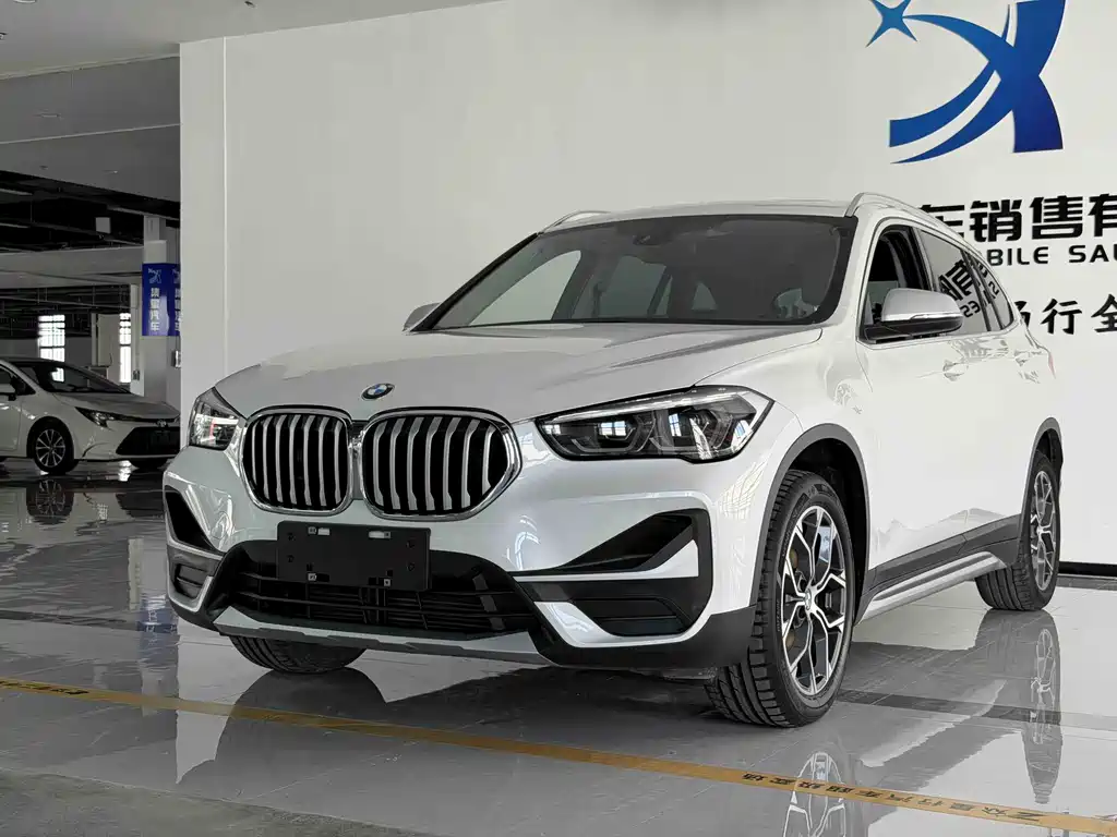 Купить BMW X1
