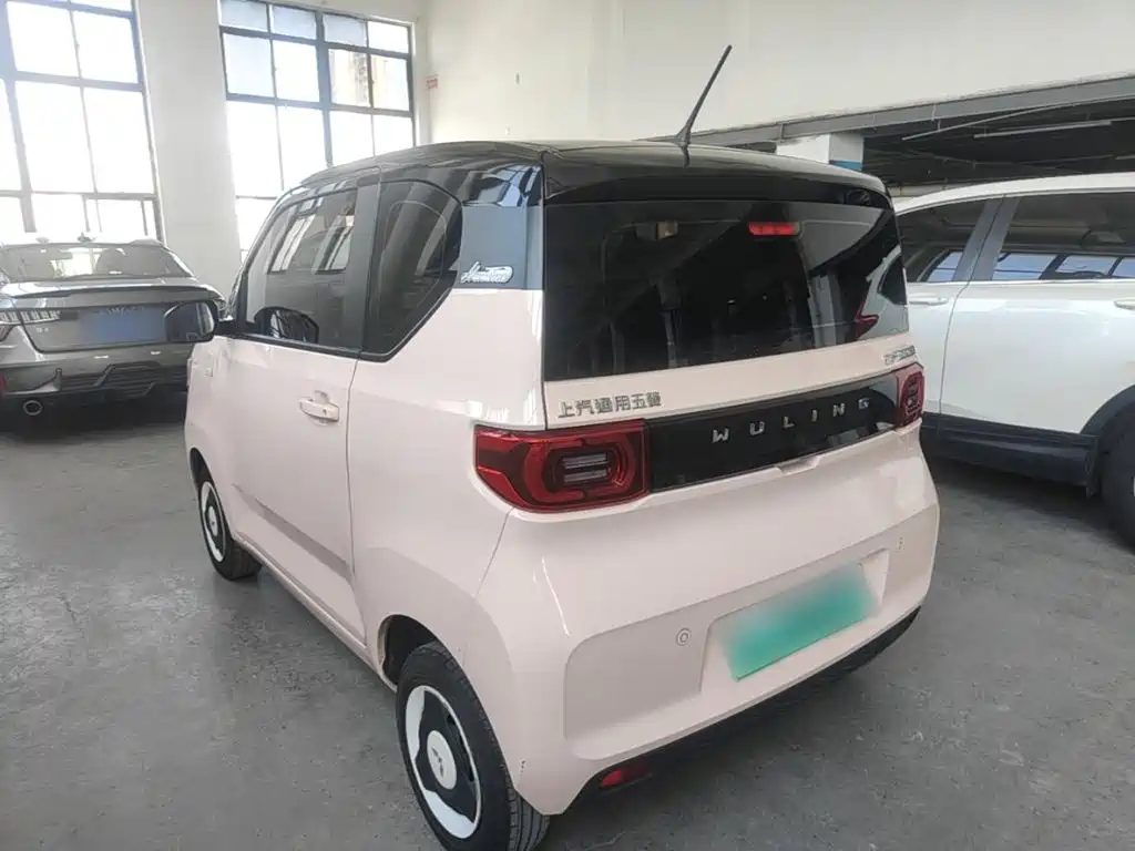 Wuling MINIEV — миниатюра 5