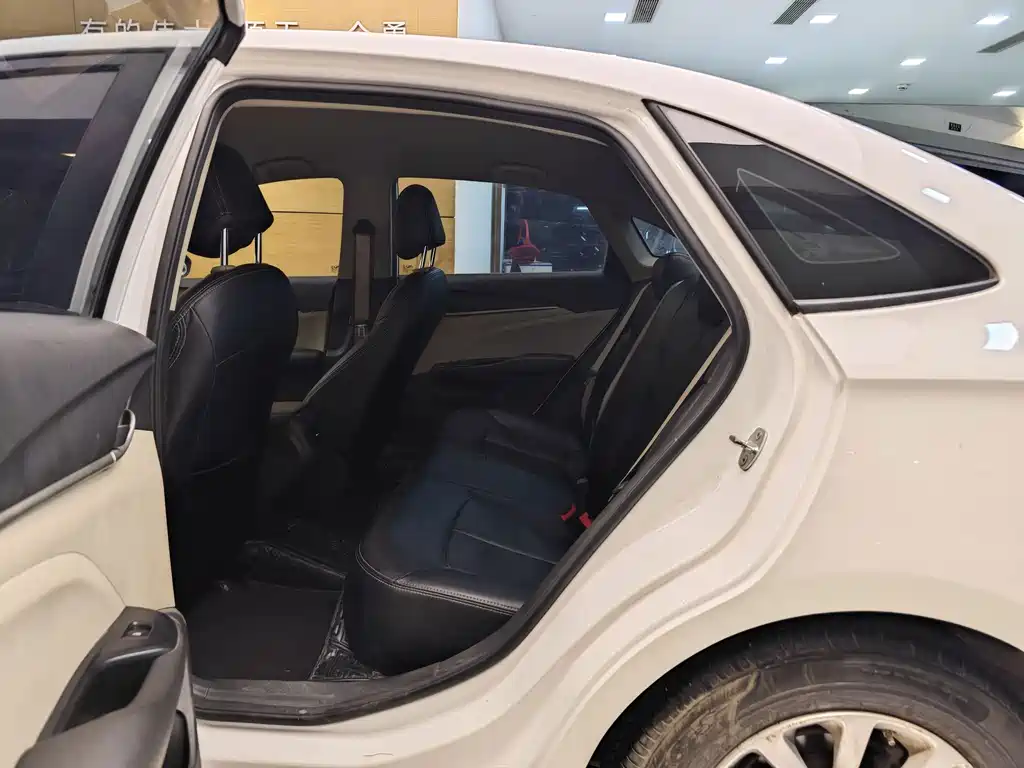 Buick Excelle — миниатюра 22