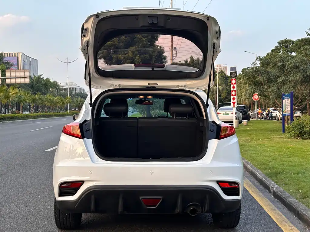 Changan Eado XT — миниатюра 8