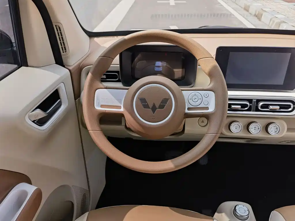 Wuling MINIEV — миниатюра 11