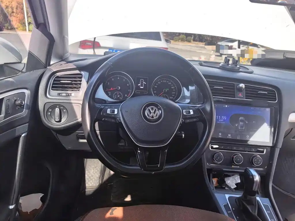 Volkswagen Golf — миниатюра 11