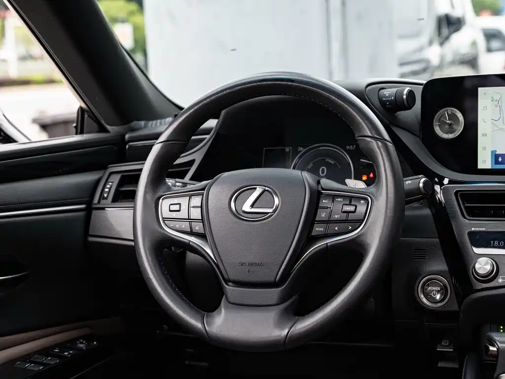 Lexus ES — миниатюра 13