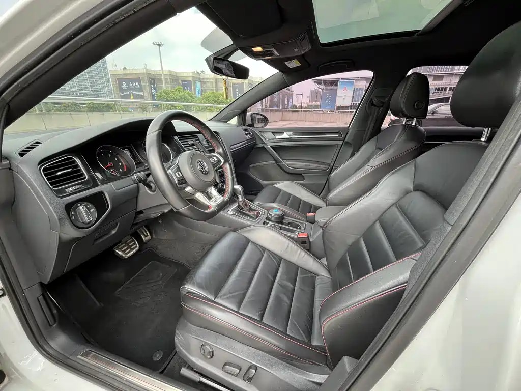 Volkswagen Golf GTI — миниатюра 5