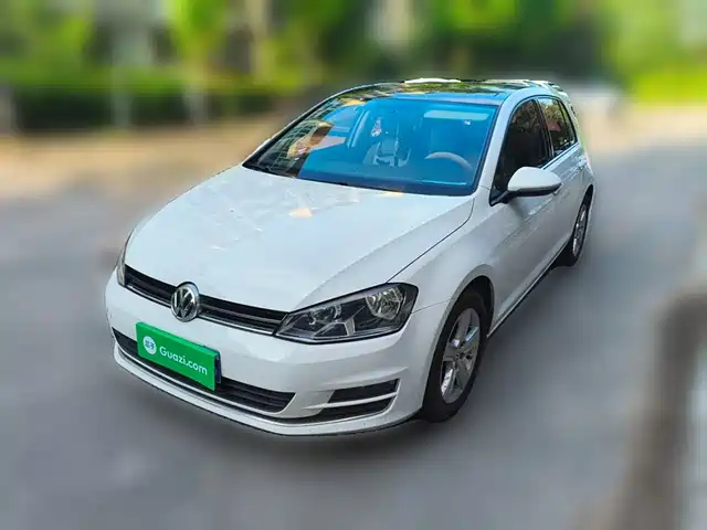 VOLKSWAGEN GOLF 2016
