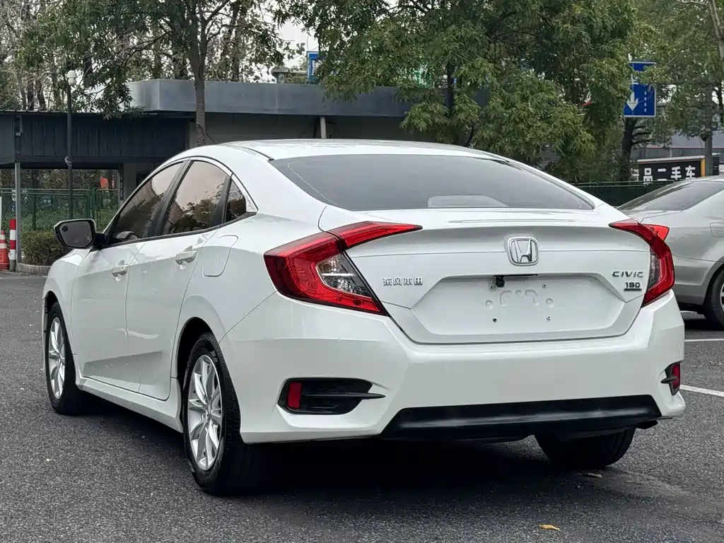 Honda Civic — миниатюра 3