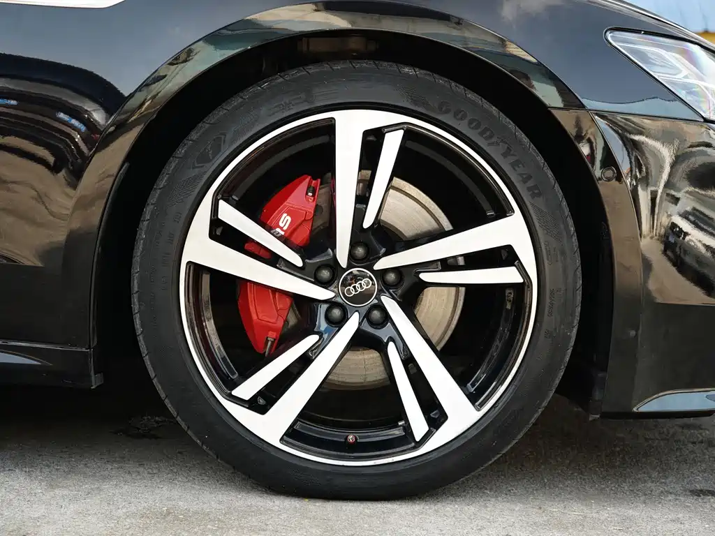 Audi A7L — миниатюра 12